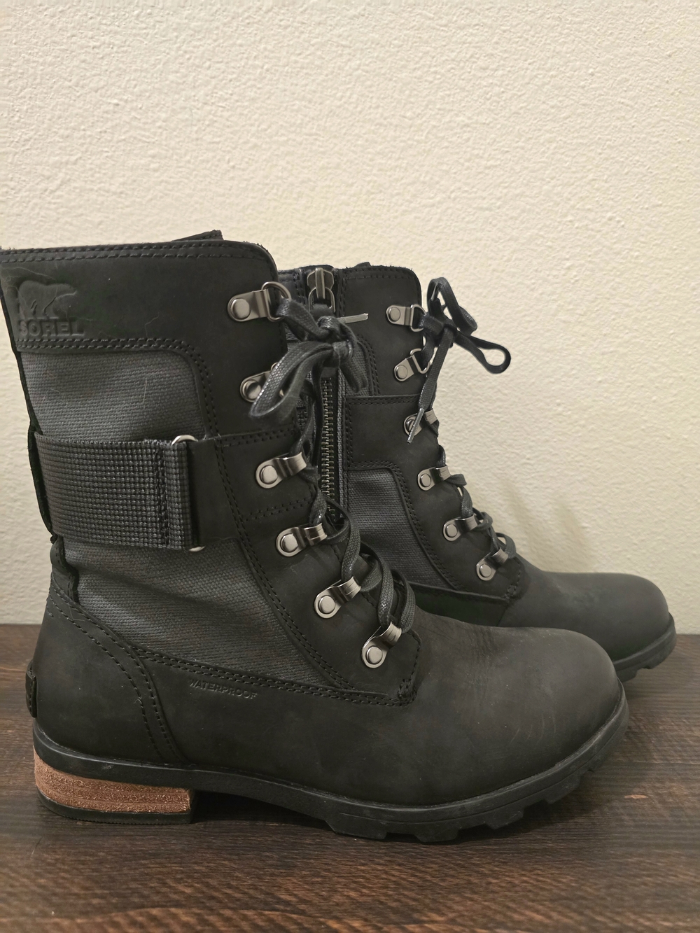 SOREL Emelie Conquest Combat Womens Boot Black Size 7.5